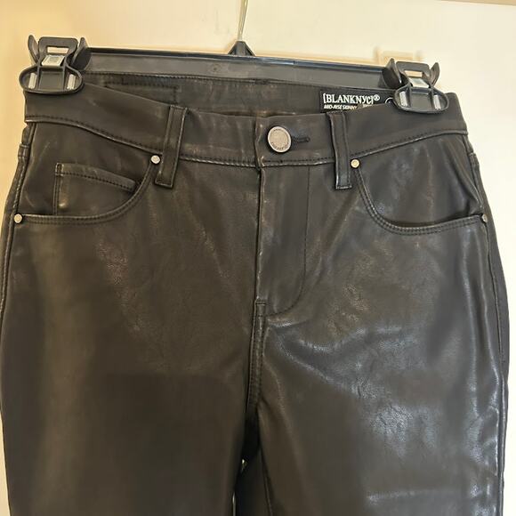 BLANK‎ NYC NWT Spoiler Alert Vegan Leather Mid Rise Skinny Moto Pants Size 24 - Picture 7 of 14